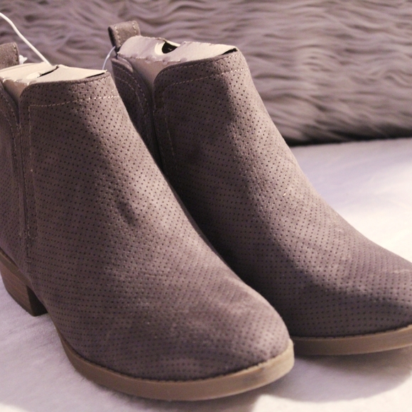 Dylan suede booties - Picture 2 of 2